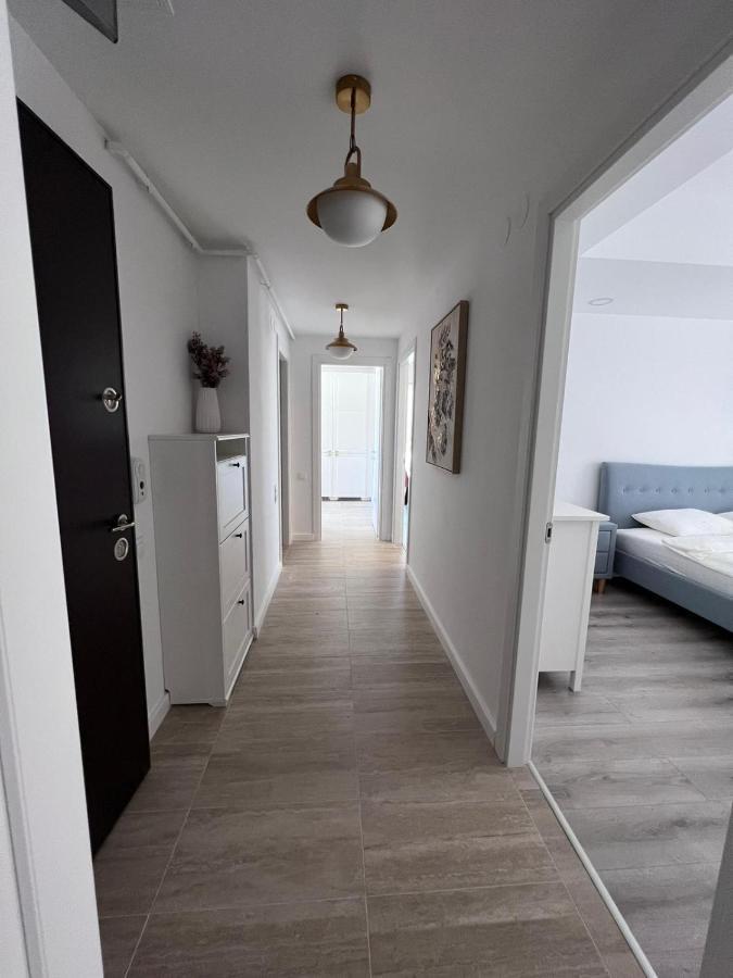 Cosmopolis Bliss: Your Home Away From Home Stefanestii de Jos Exteriör bild