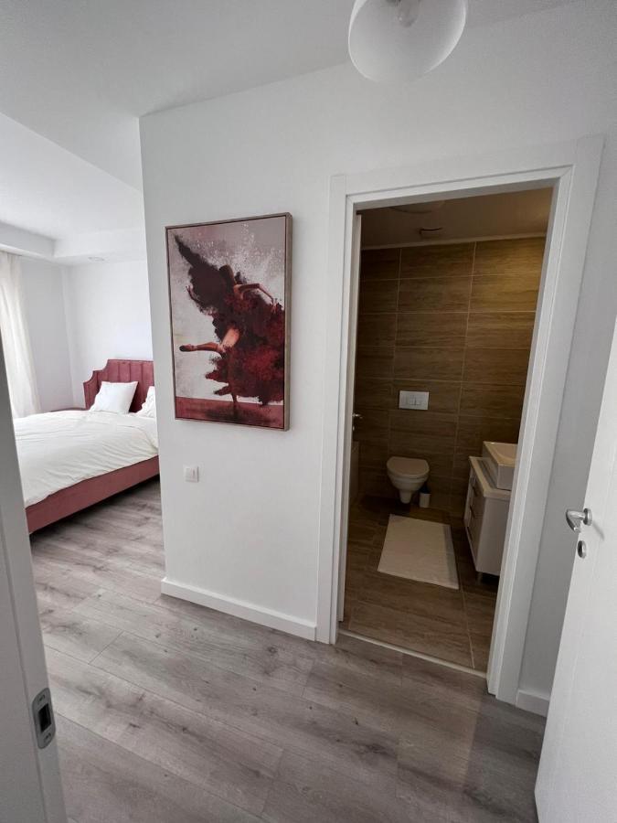Cosmopolis Bliss: Your Home Away From Home Stefanestii de Jos Exteriör bild