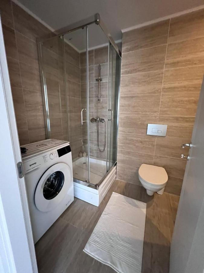 Cosmopolis Bliss: Your Home Away From Home Stefanestii de Jos Exteriör bild