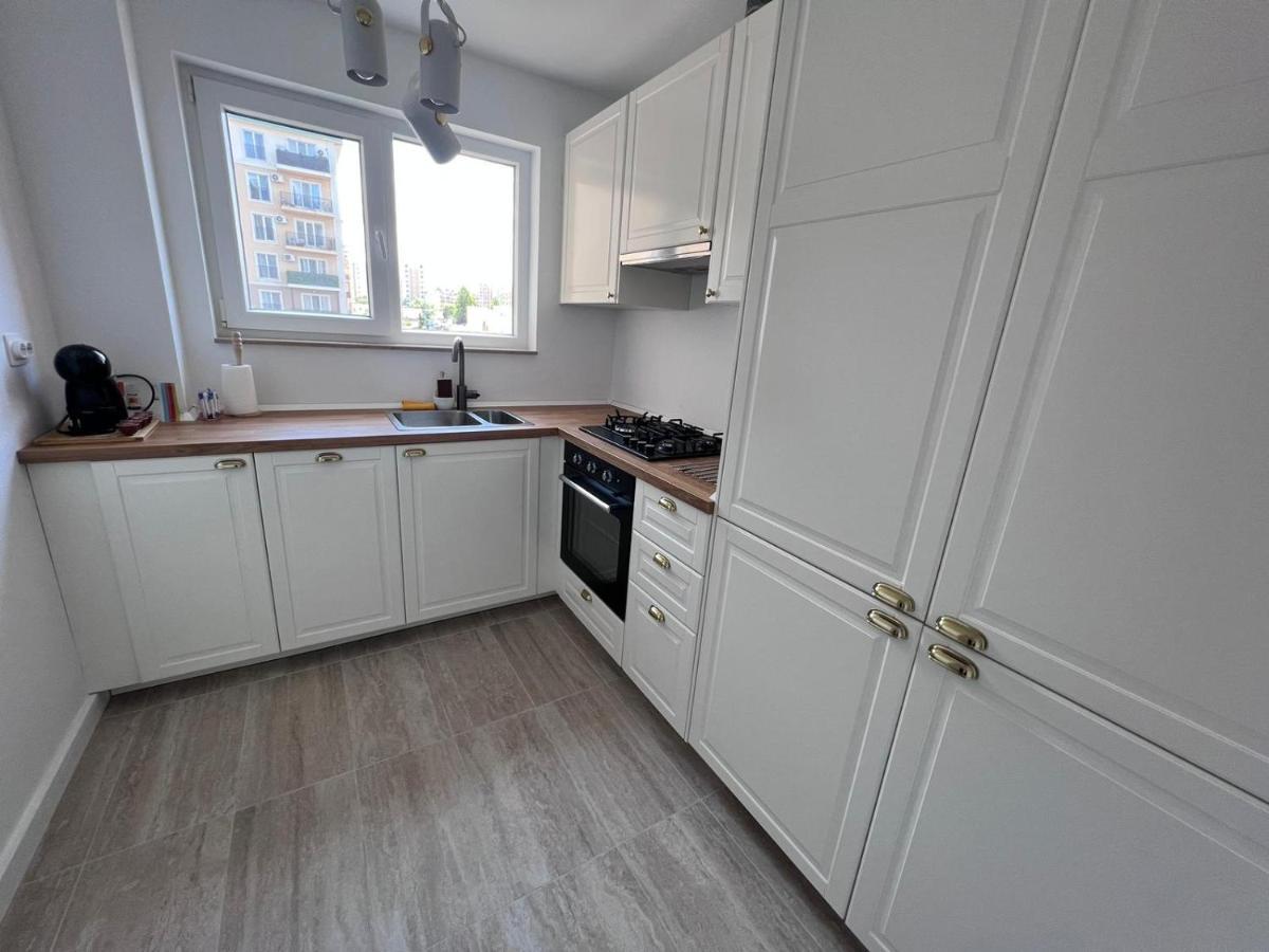 Cosmopolis Bliss: Your Home Away From Home Stefanestii de Jos Exteriör bild